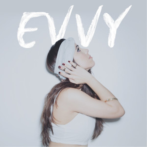 Dengarkan Collide lagu dari Evvy dengan lirik