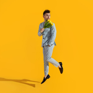 ดาวน์โหลดและฟังเพลง Love Me Less (feat. Quinn XCII) พร้อมเนื้อเพลงจาก Quinn XCII