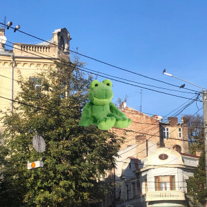 ดาวน์โหลดและฟังเพลง ARE YOU HERE? พร้อมเนื้อเพลงจาก hertbrxk