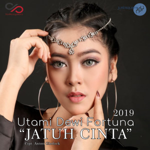 Dengarkan Jatuh Cinta lagu dari Utami Dewi Fortuna dengan lirik