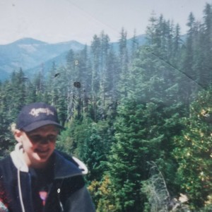 Dengarkan lagu Melty nyanyian BKA Iz dengan lirik