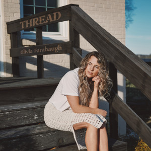 ดาวน์โหลดและฟังเพลง Thread (Instrumental) พร้อมเนื้อเพลงจาก Olivia Farabaugh