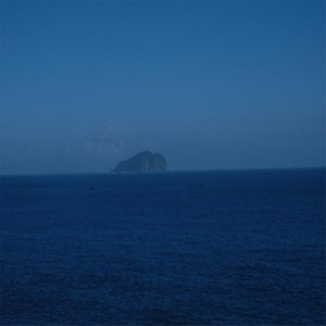 Listen to SDD (伴奏) song with lyrics from Victor
