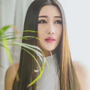 姬楚楚的专辑成年人的眼泪