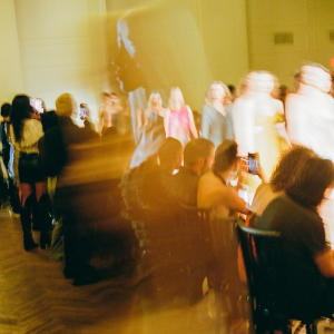 收聽Chicklette的Hit the Ground Running (Live at Gauntlett Cheng SS25)歌詞歌曲