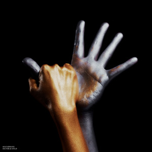 Dengarkan SILVER AND GOLD lagu dari Soundwave dengan lirik