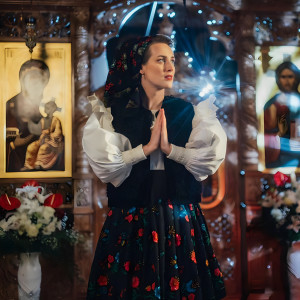Listen to Să-Mi Plâng Păcatul Meu (Priceasnă) song with lyrics from Oana Font