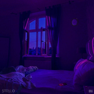 Dengarkan Phone lagu dari Swalo dengan lirik