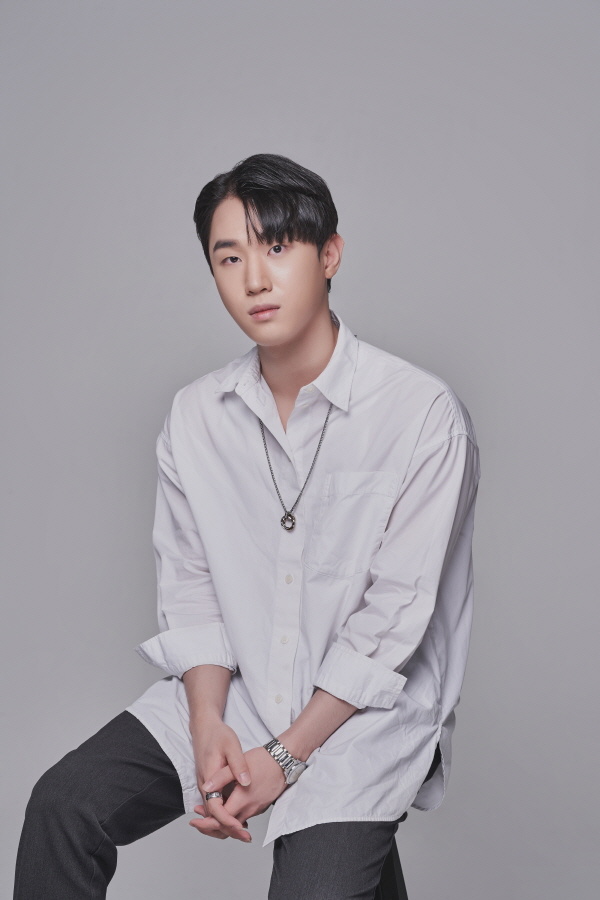 Yuwol (유월)