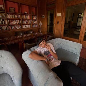 default playlist img