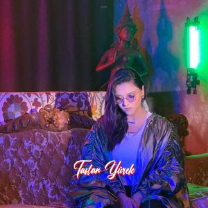 Listen to Taştan Yürek song with lyrics from slow//reverb