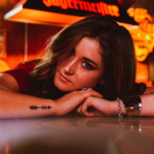 ดาวน์โหลดและฟังเพลง Down in Flames พร้อมเนื้อเพลงจาก Kensie Coppin