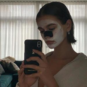 Dengarkan lagu i wanna be your slave nyanyian sped up viral audios dengan lirik