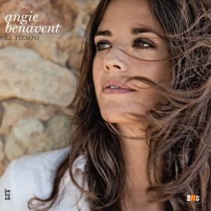 收聽Angie Benavent的El Tiempo歌詞歌曲