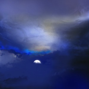 Dengarkan lagu As The Night Draws In nyanyian Jim Perkins dengan lirik
