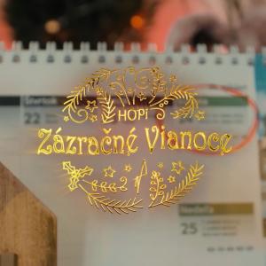 ดาวน์โหลดและฟังเพลง Zázračné Vianoce พร้อมเนื้อเพลงจาก Hopi
