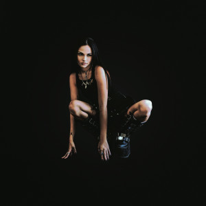 Listen to Scissorhands (Clean) song with lyrics from Maggie Lindemann