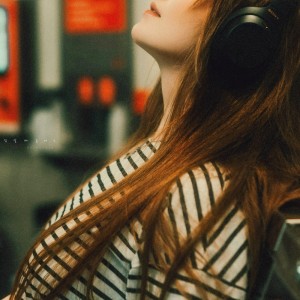 收聽Helena Kim的잠잘 때 들어요歌詞歌曲