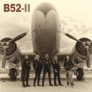 Listen to Játsszuk el song with lyrics from B52