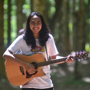 Dengarkan Ngeling Sambil Manting lagu dari Bayu Cuaca dengan lirik