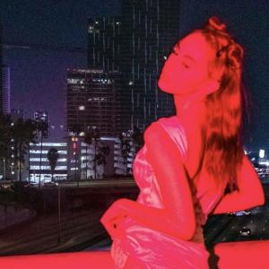 ดาวน์โหลดและฟังเพลง COUNTDOWN (Explicit) พร้อมเนื้อเพลงจาก DW1