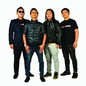 อัลบัม Cuma Ada Kamu ศิลปิน Azarra Band