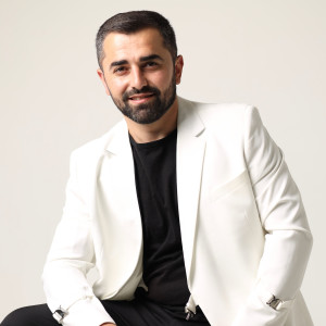 Listen to Im Quyrik song with lyrics from Tigran Karapetyan