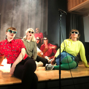 Listen to París Norðursins song with lyrics from Benni Hemm Hemm