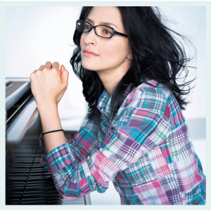 ดาวน์โหลดและฟังเพลง Tegami - Haikei Jyugo No Kimie - พร้อมเนื้อเพลงจาก Angela Aki