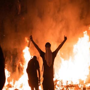 收聽Ashercold的Light me a Fire歌詞歌曲