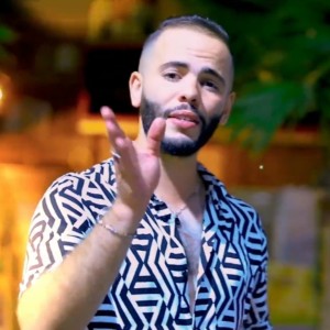 Listen to وليتلك قلبي بعشق جديد song with lyrics from Cheb Amine Sghir