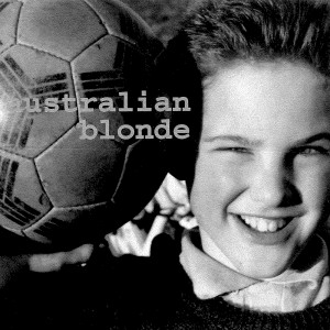 ดาวน์โหลดและฟังเพลง Fredy พร้อมเนื้อเพลงจาก Australian Blonde