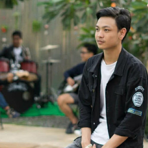 ดาวน์โหลดและฟังเพลง หาย พร้อมเนื้อเพลงจาก กริช ราชัน