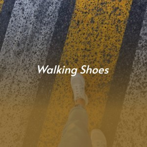 收聽Gerry Mulligan的Walking Shoes歌詞歌曲