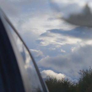 Slowburn的專輯chasing clouds