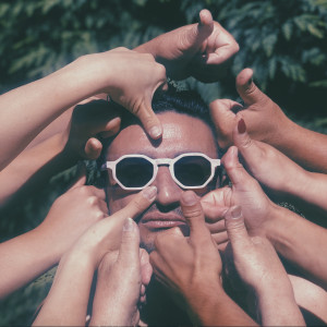 收听Gohu的Olha Eu Aqui歌词歌曲