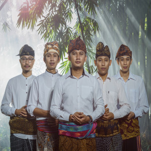 Album Menari di Rinjani from The Datu