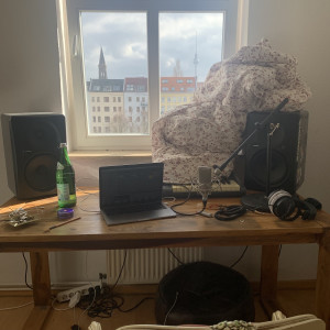 Listen to Luftschloss (Explicit) song with lyrics from Spacelord