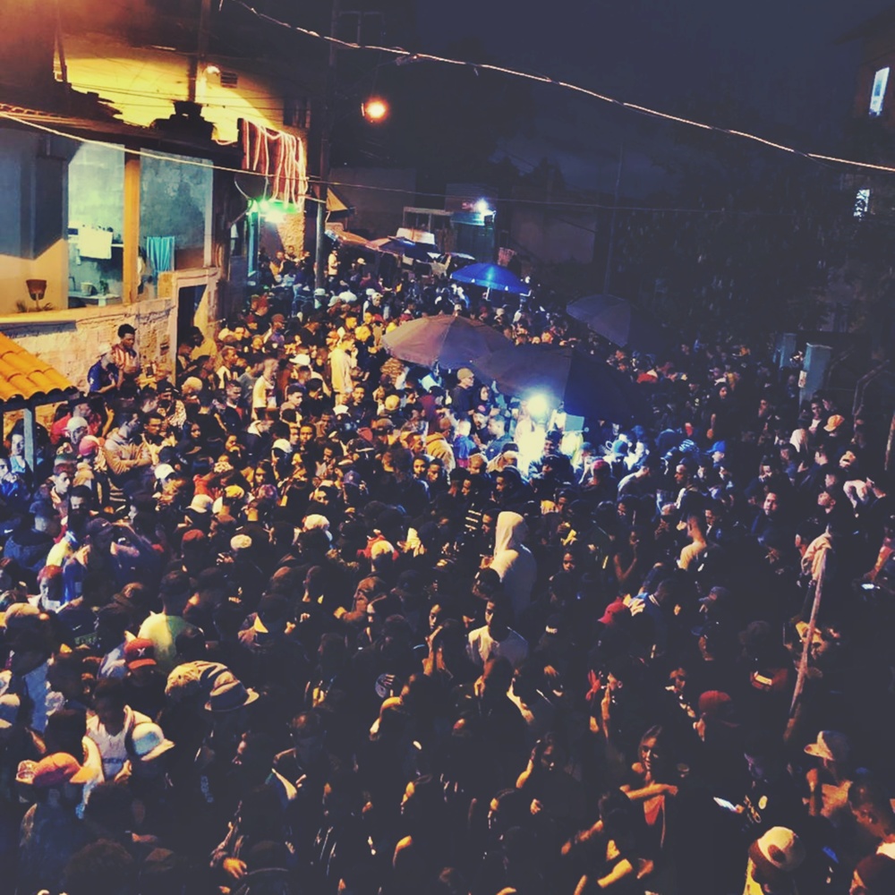 Aqui no Baile da Serra