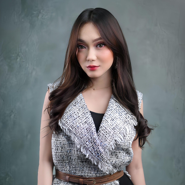 Fany Zee
