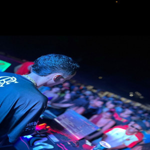 收聽Dj guizim的PIQUEZINHO DE FESTA JUNINA NO TAMBORZINHO (Explicit)歌詞歌曲