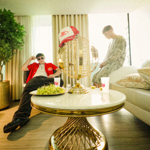 default playlist img