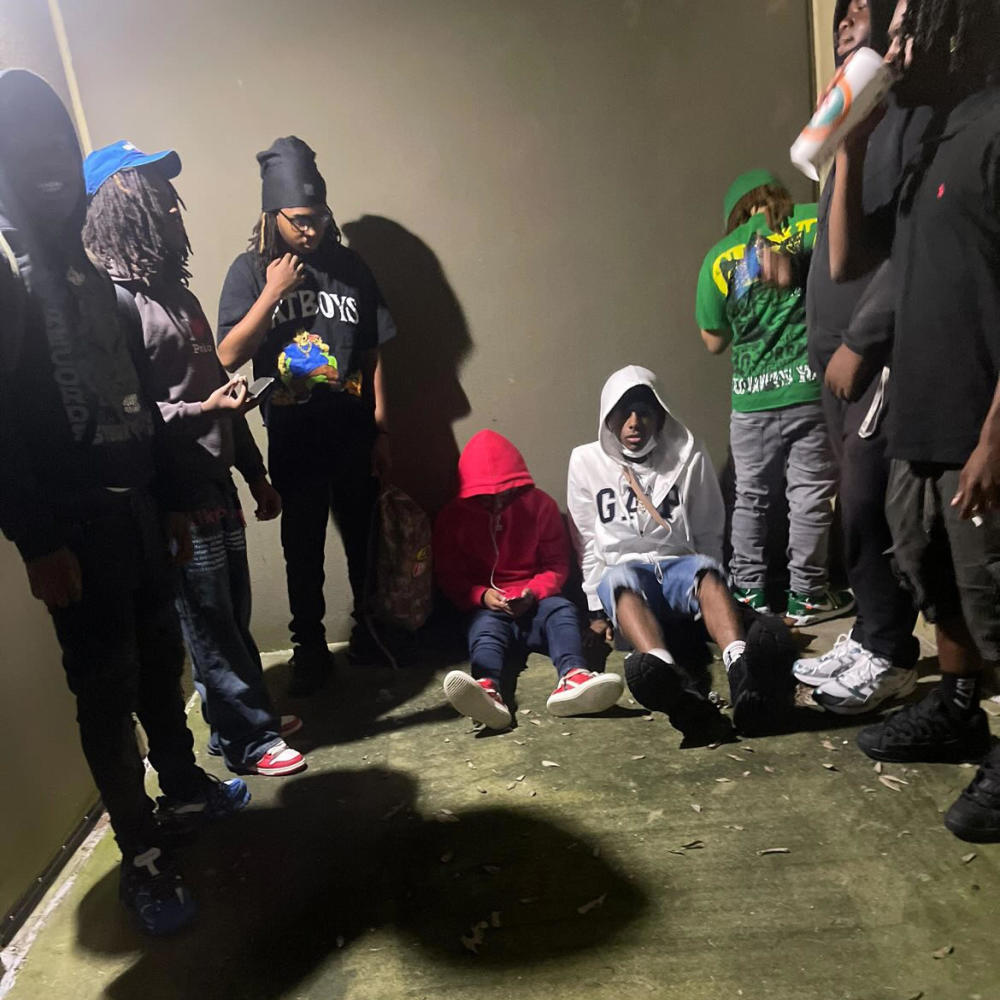 WorldWid$ (feat. Skiiiiv2) (Explicit)