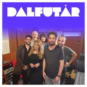 收聽Dalfutár的Harapj a Napba歌詞歌曲