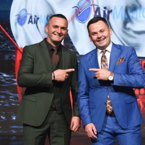 Dengarkan Potpuri lagu dari Gentian Gojani dengan lirik