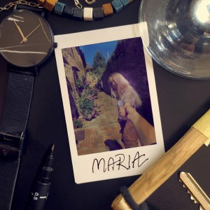 ดาวน์โหลดและฟังเพลง Maria พร้อมเนื้อเพลงจาก Hearts&hands