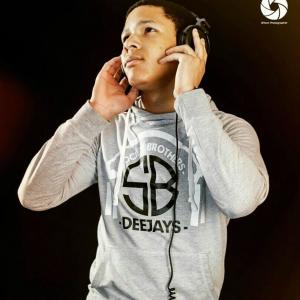 Listen to Ukuta (Ukuta|Dat Junior Remix|Dat Junior Remix) song with lyrics from Reinaldo Silva