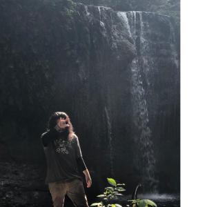 Dengarkan Project Drip Moon (Explicit) lagu dari CoyBoy dengan lirik