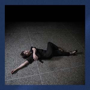 ดาวน์โหลดและฟังเพลง Blå พร้อมเนื้อเพลงจาก Maja Gödicke