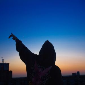 收聽BOGDIK的ПОТРАЧУ (Explicit)歌詞歌曲
